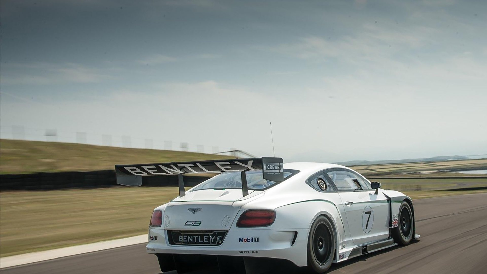 爱游戏官网-电竞游戏公平竞技环境构建及技术手段应用分析，电子竞技环境